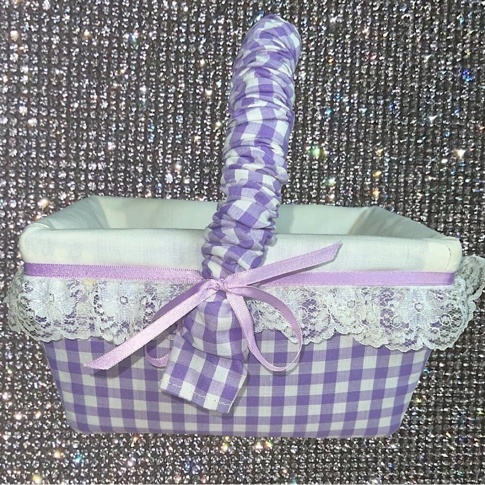 Picnic basket 60’s vintage gingham cute bows purple white lace floral cabincore